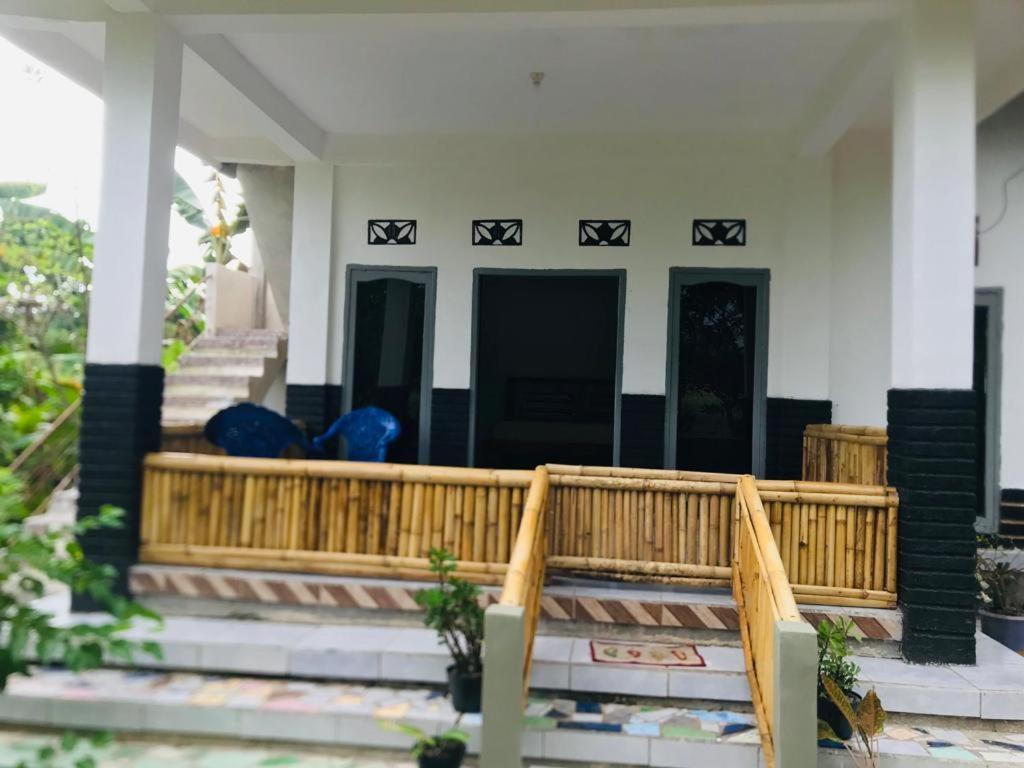 Tiara Homestay Plambi Экстерьер фото